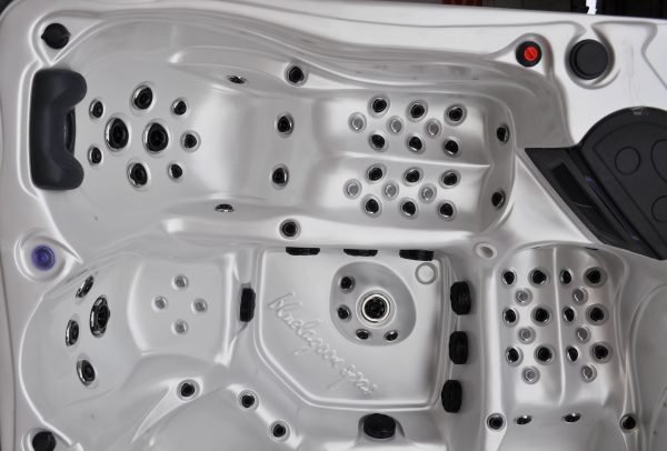 Spa Infiny 5 places thérapeutique BLUE LAGOON SPAS