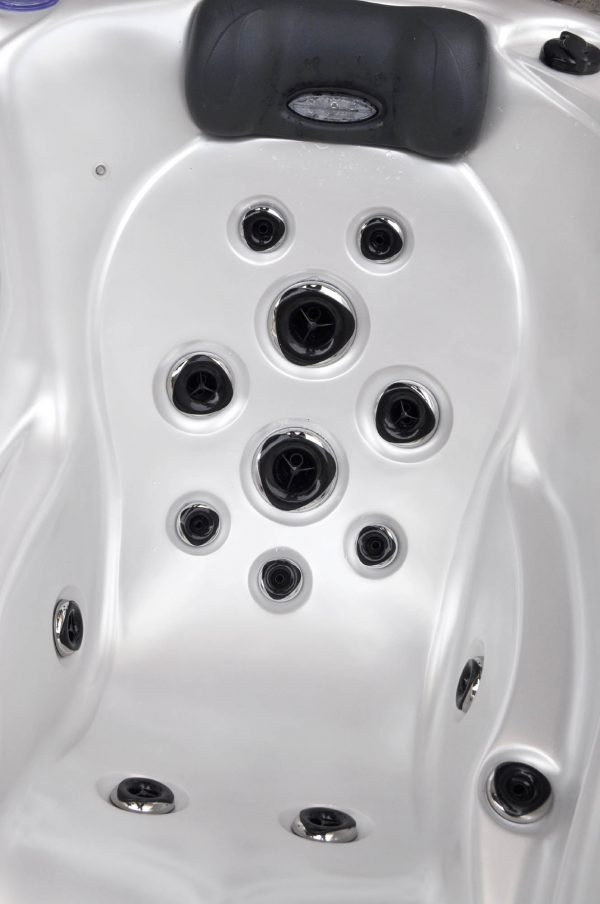 Spa Infiny 5 places thérapeutique BLUE LAGOON SPAS