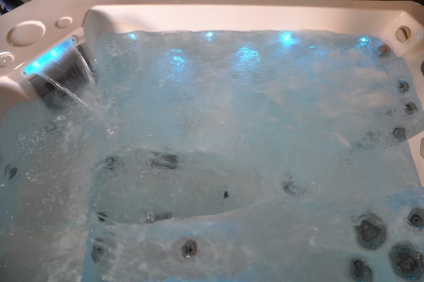 SPA  COOKIES TURBOFLOW ,3 places, 33 jets,  Gamme LOISIR