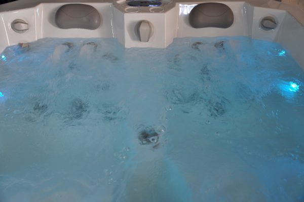 SPA  COOKIES TURBOFLOW ,3 places, 33 jets,  Gamme LOISIR