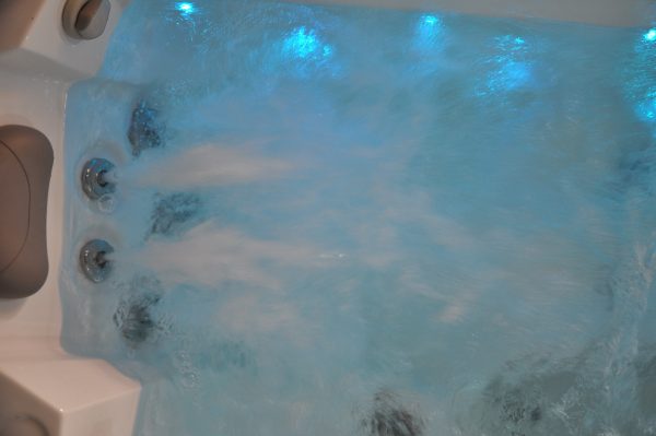 SPA  COOKIES TURBOFLOW ,3 places, 33 jets,  Gamme LOISIR