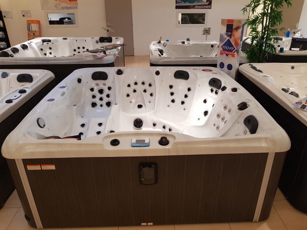 OFFRE DUO SPA  ADAGIO + Abris spa Covana motorisé