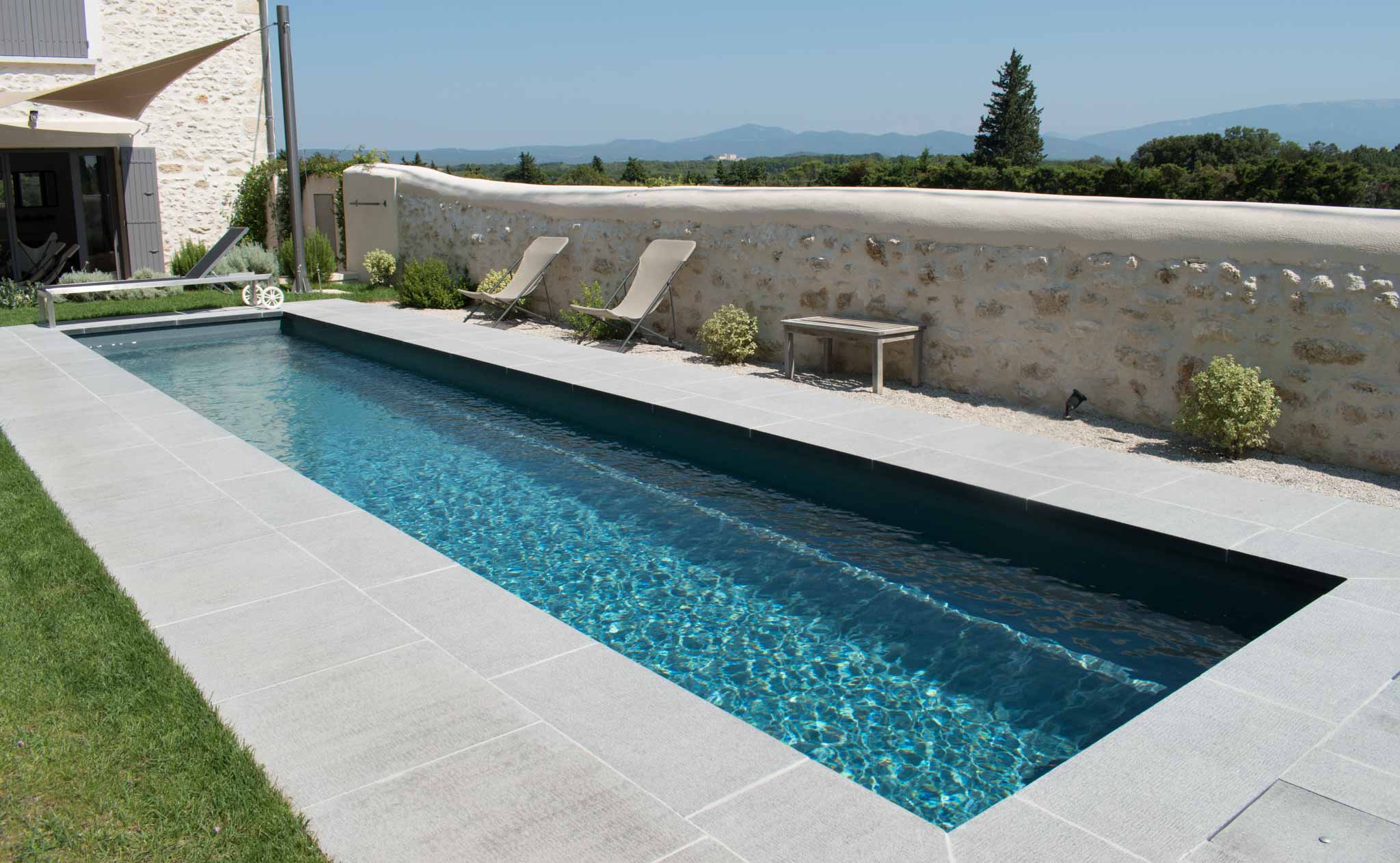 Piscine couloir de nage